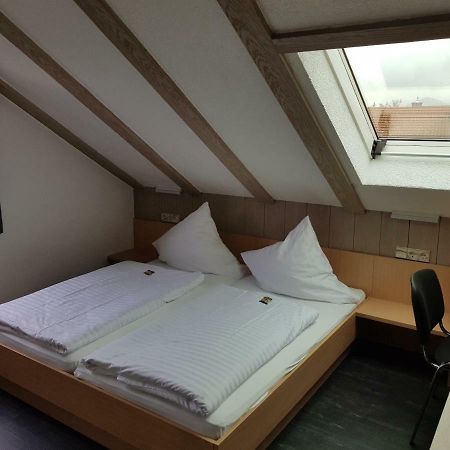 H41 Inn Hotel Garni Freiburg (Adults Only) 군델핀겐 외부 사진