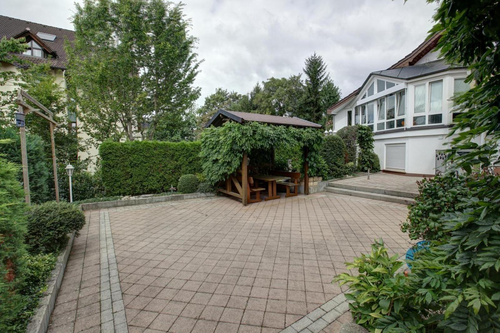 H41 Inn Hotel Garni Freiburg (Adults Only) 군델핀겐 외부 사진