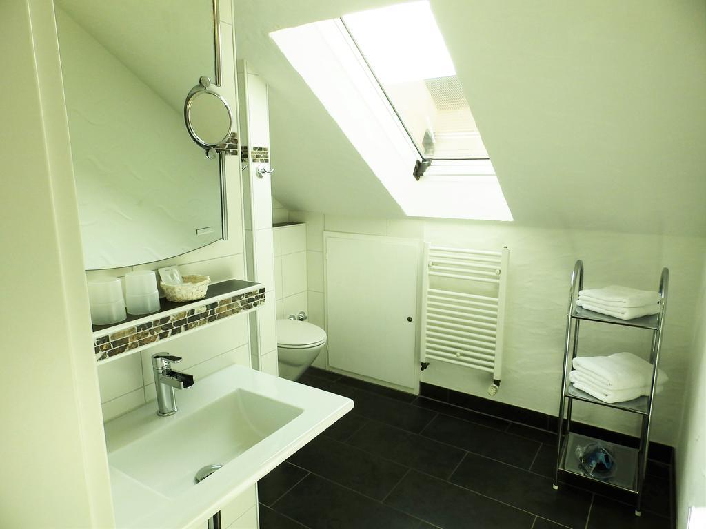 H41 Inn Hotel Garni Freiburg (Adults Only) 군델핀겐 외부 사진