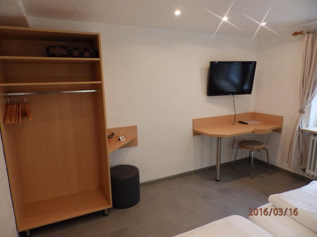H41 Inn Hotel Garni Freiburg (Adults Only) 군델핀겐 외부 사진