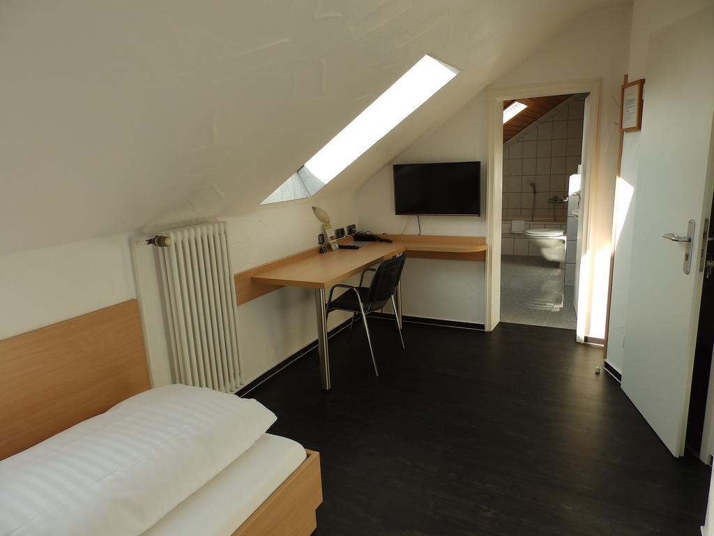 H41 Inn Hotel Garni Freiburg (Adults Only) 군델핀겐 외부 사진