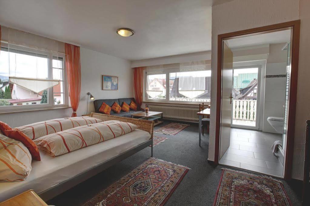 H41 Inn Hotel Garni Freiburg (Adults Only) 군델핀겐 외부 사진