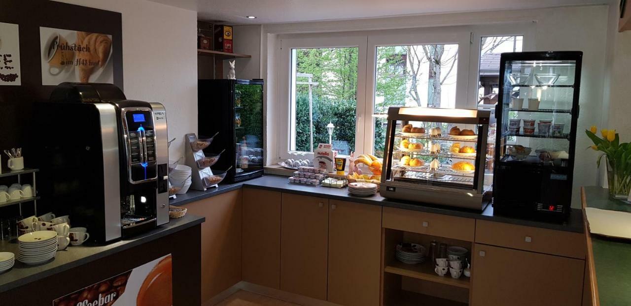 H41 Inn Hotel Garni Freiburg (Adults Only) 군델핀겐 외부 사진