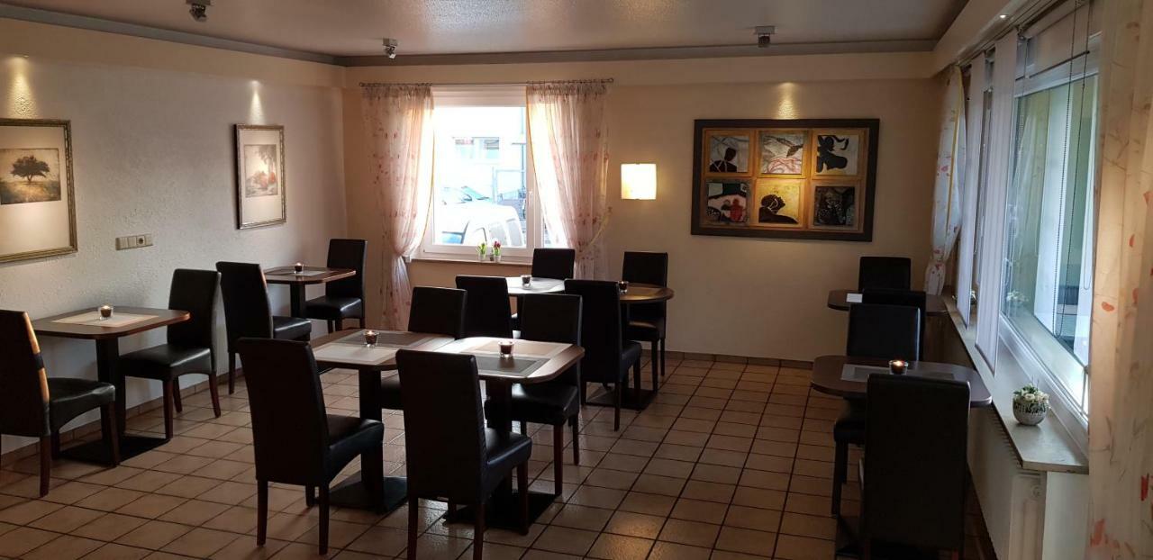 H41 Inn Hotel Garni Freiburg (Adults Only) 군델핀겐 외부 사진