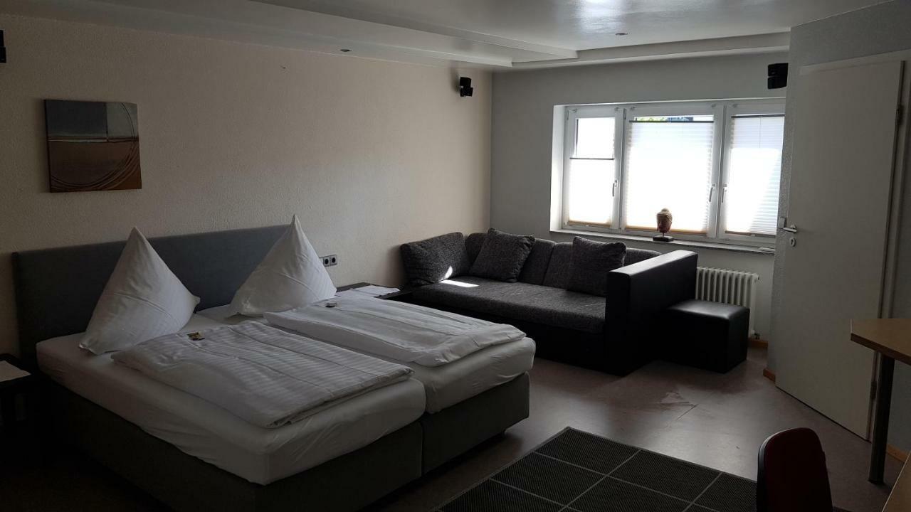 H41 Inn Hotel Garni Freiburg (Adults Only) 군델핀겐 외부 사진